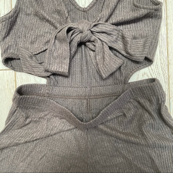 - OUT FROM UNDER COZY RIBBED GREY JUMPSUIT SZ:M NWT - Picture 8 of 9
